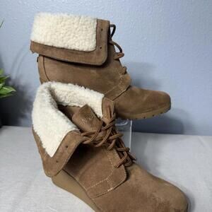 Nautica New Rendon Boots Womens 9 Tan Faux Suede Sherpa Fur Fold Wedge Bootie